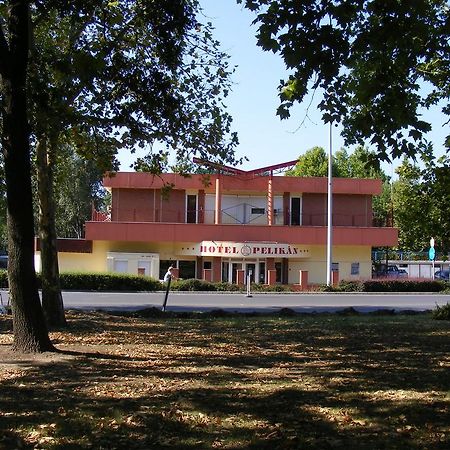 Hotel Pelikan Hódmezővásárhely Dış mekan fotoğraf