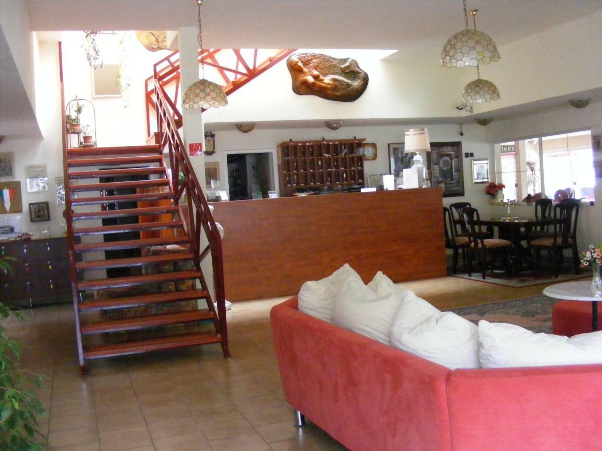 Hotel Pelikan Hódmezővásárhely Dış mekan fotoğraf