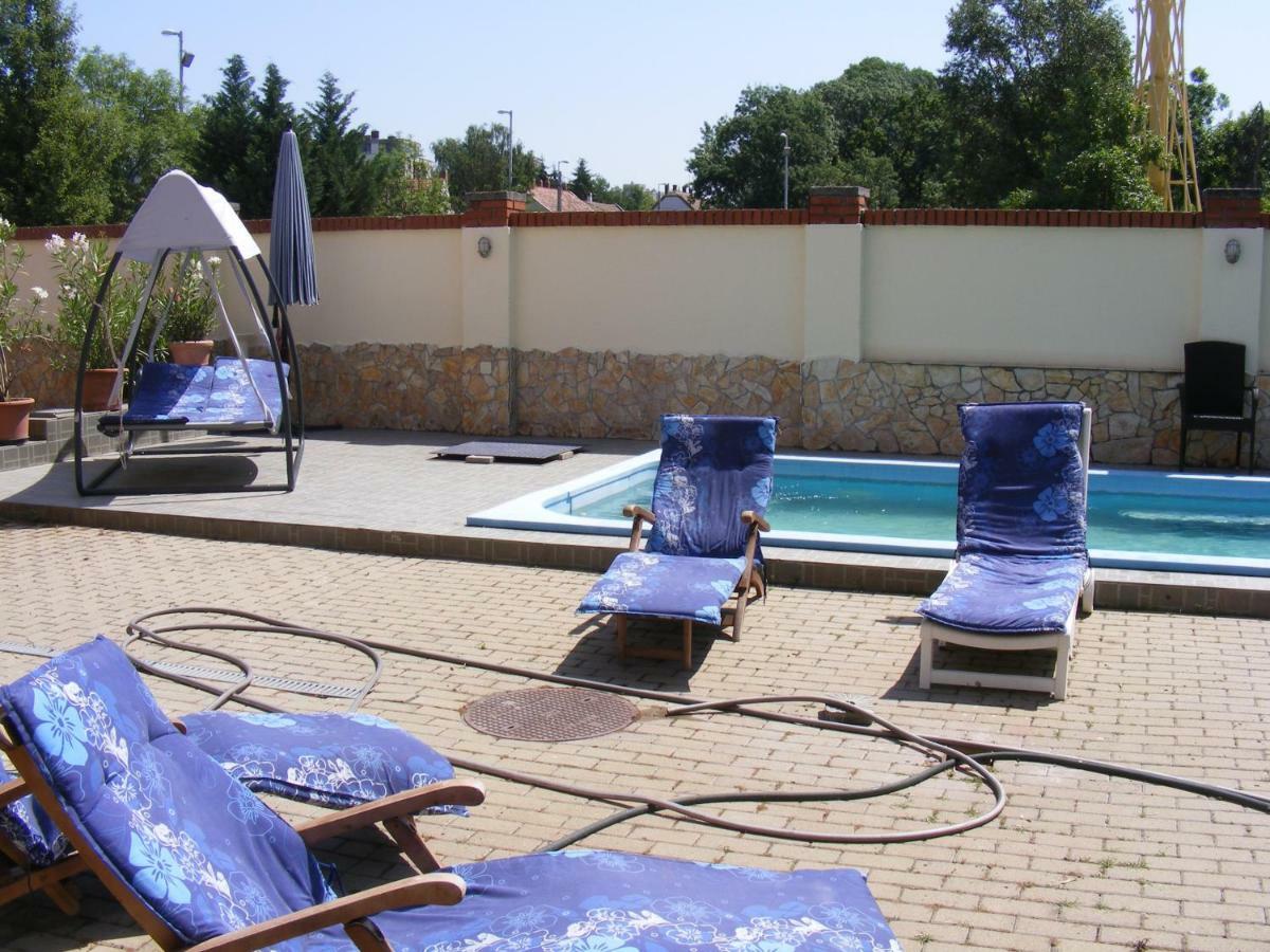 Hotel Pelikan Hódmezővásárhely Dış mekan fotoğraf