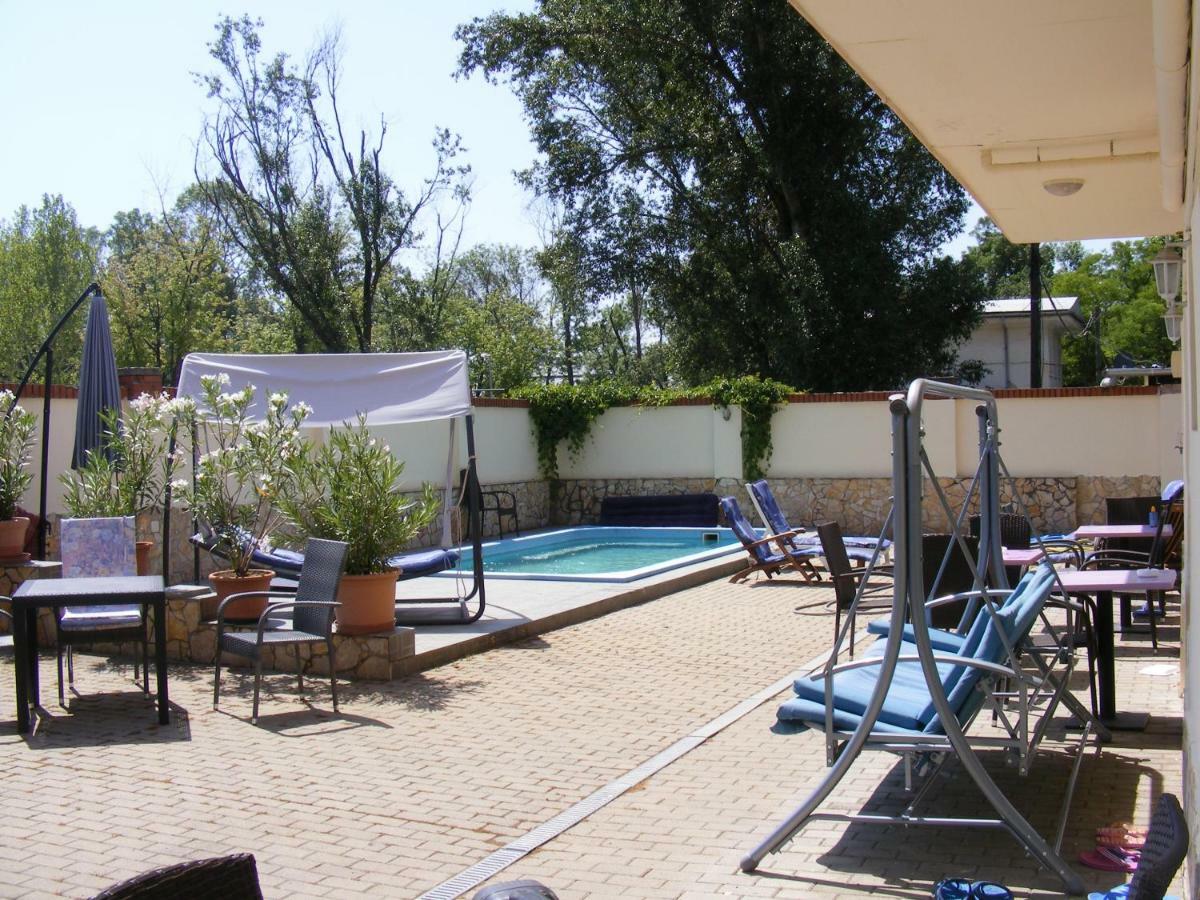 Hotel Pelikan Hódmezővásárhely Dış mekan fotoğraf