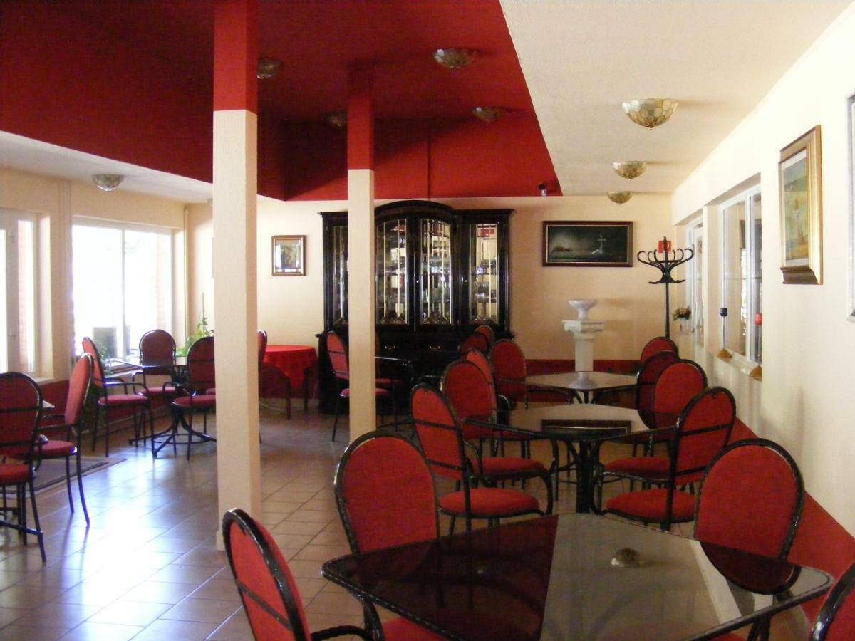 Hotel Pelikan Hódmezővásárhely Dış mekan fotoğraf