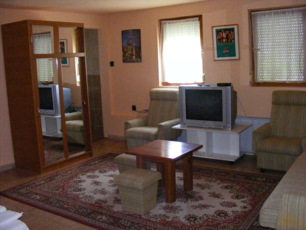 Hotel Pelikan Hódmezővásárhely Dış mekan fotoğraf