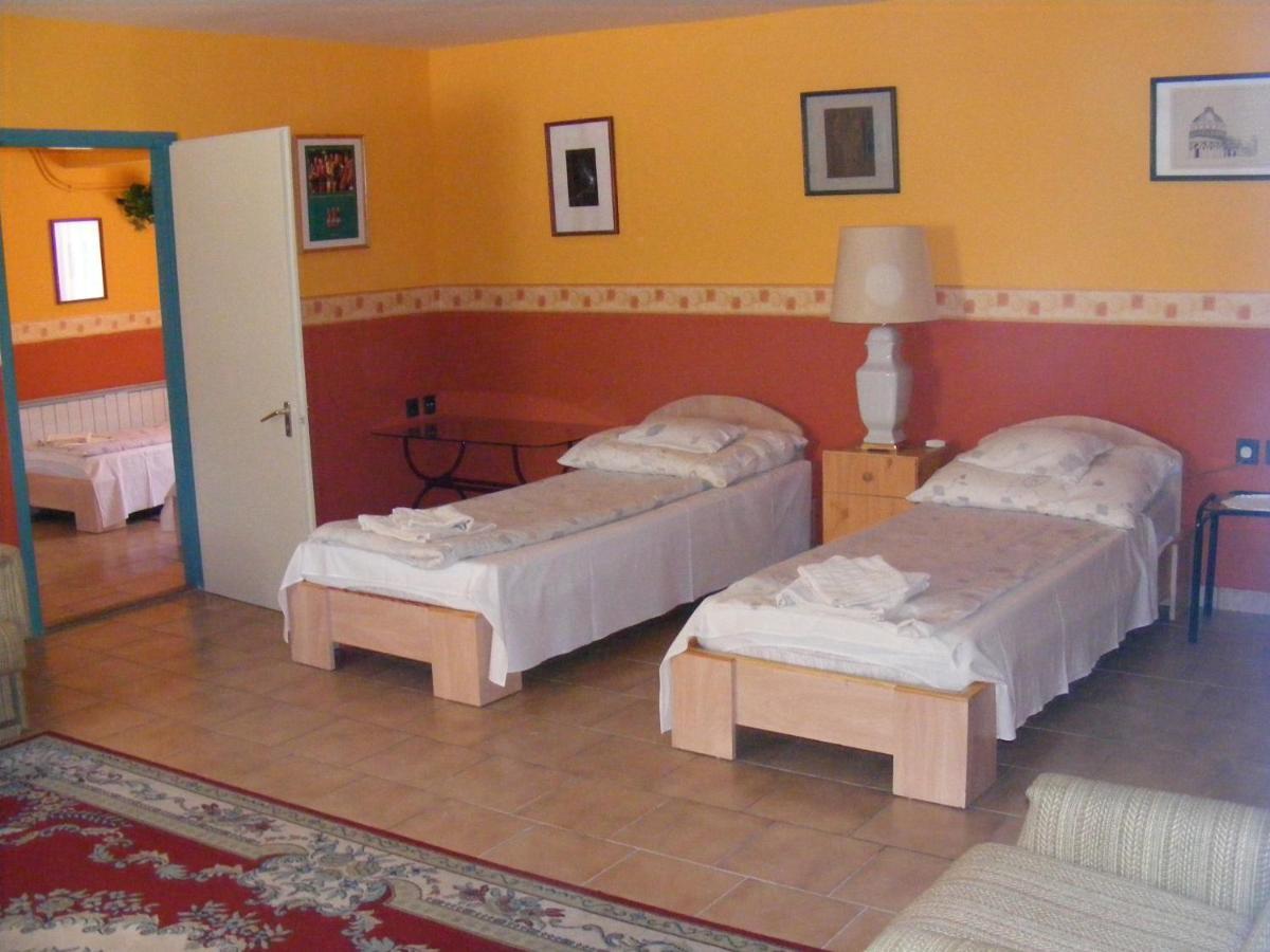Hotel Pelikan Hódmezővásárhely Dış mekan fotoğraf